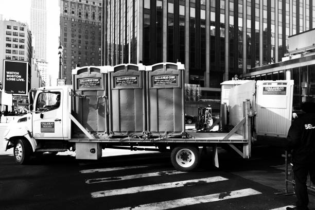 Best Sanitation services for porta potties  in Riverton, IL